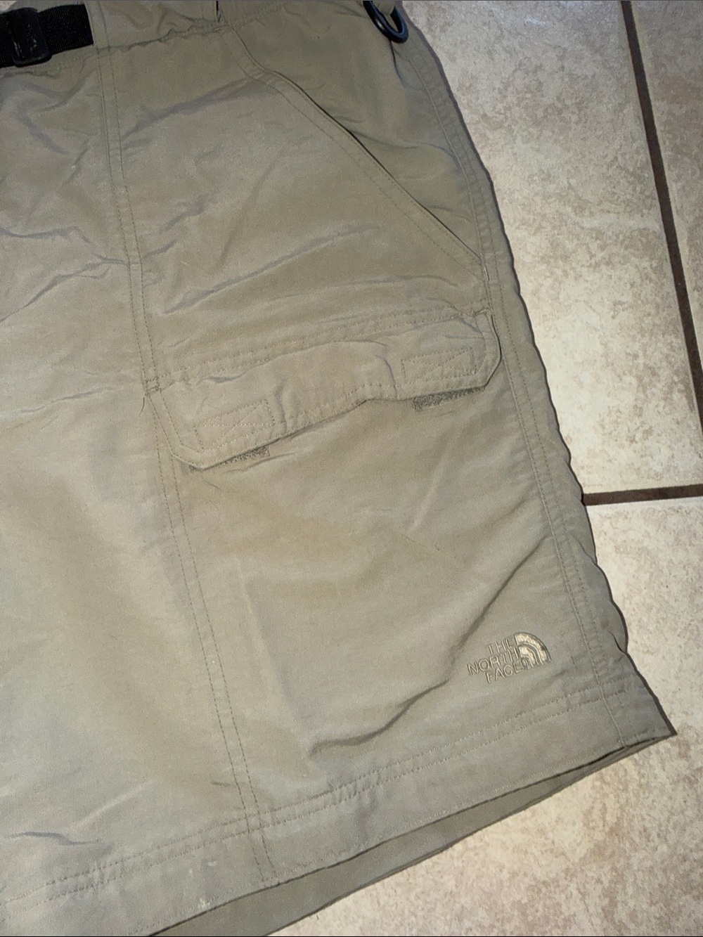 The North Face Olive Green Men's Cargo Shorts with Integrated Belt - Picture 3 of 8